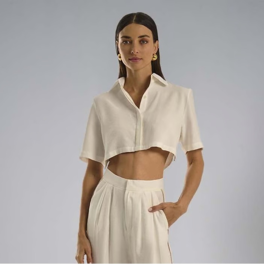 Nonchalant Label Caja Crop Shirt - Oat -
Size S - NWT